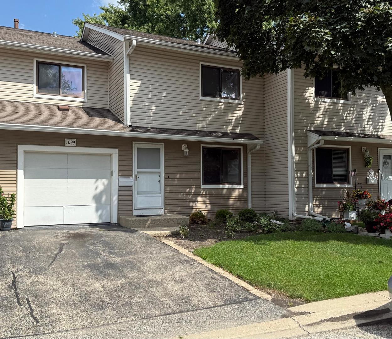 1099 E Randville Dr., Palatine, IL 60074