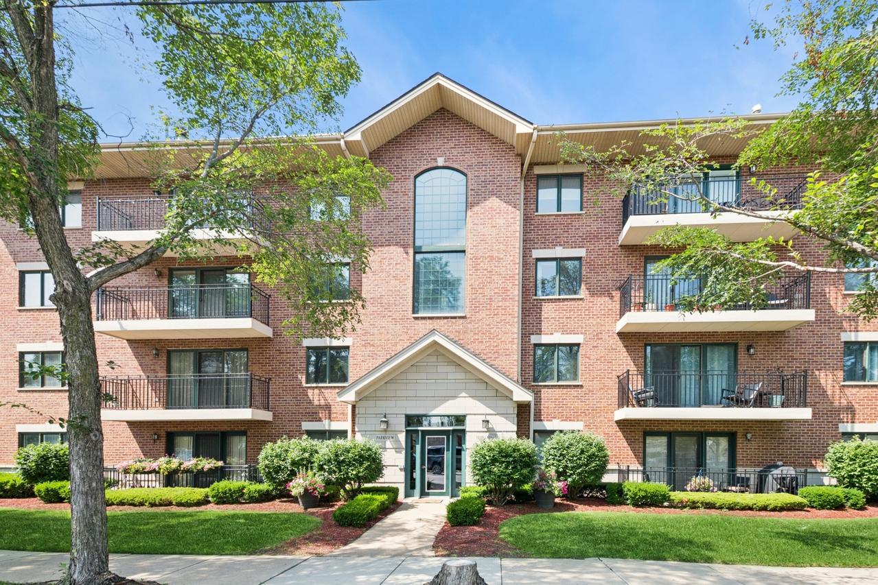 3720 W 111th St. #303, Chicago, IL 60655