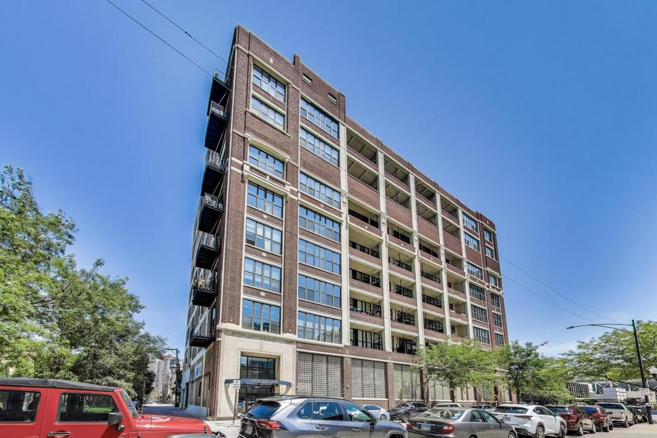 320 E 21st St. #501, Chicago, IL 60616