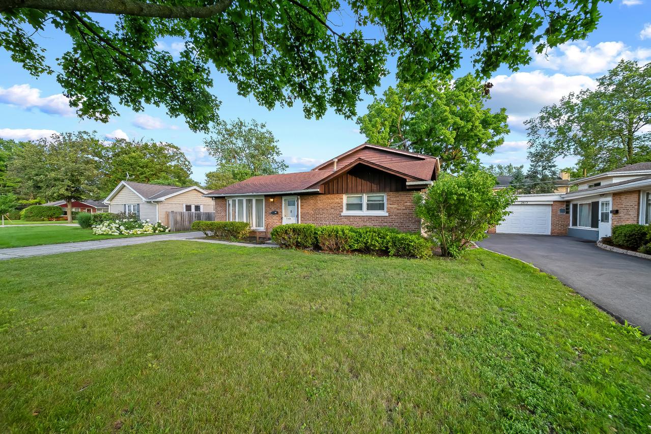 2409 Center Ave., Northbrook, IL 60062