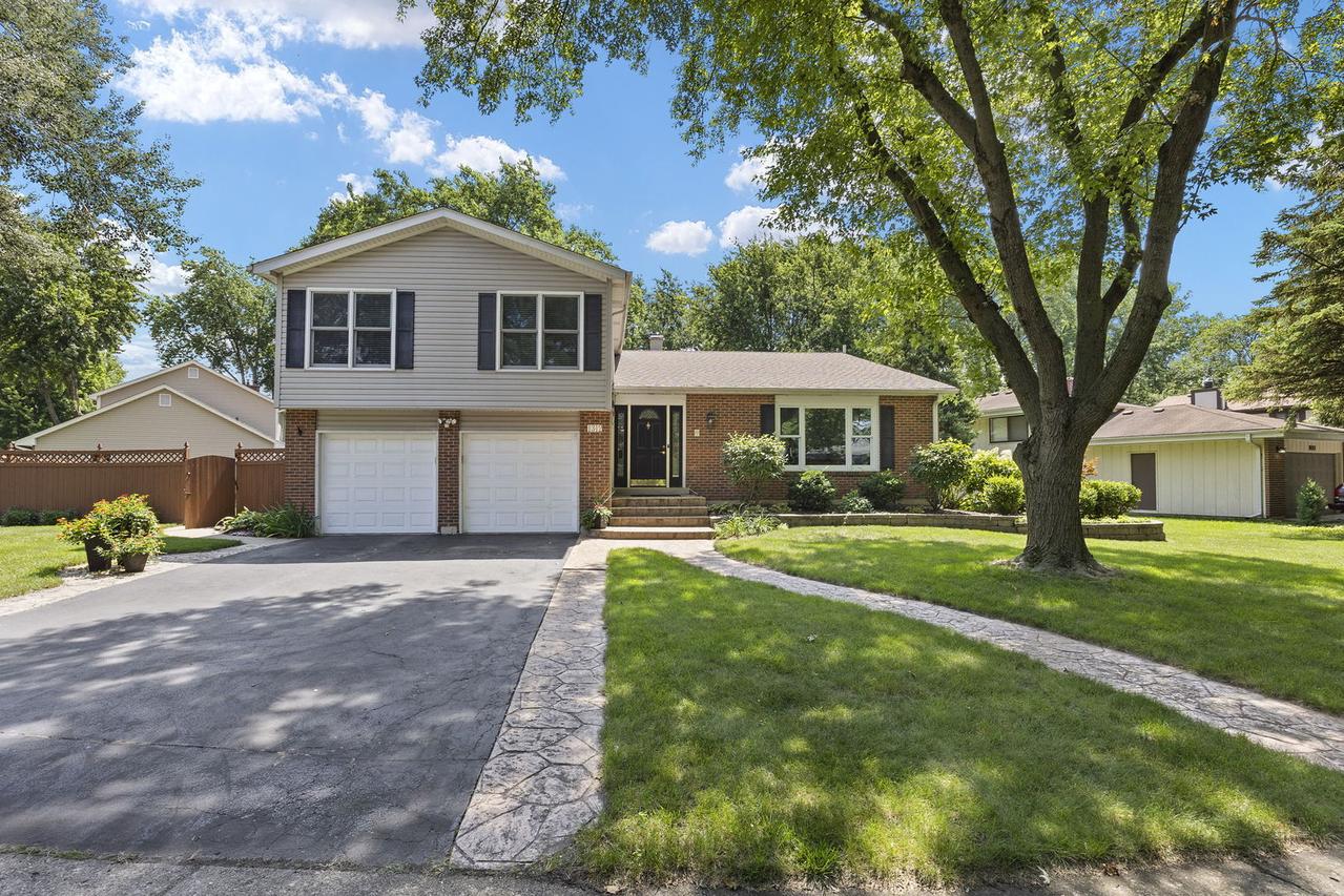 1312 Frederick Ln., Naperville, IL 60565