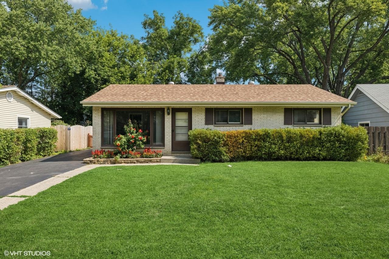 33281 N Valley View Dr., Grayslake, IL 60030