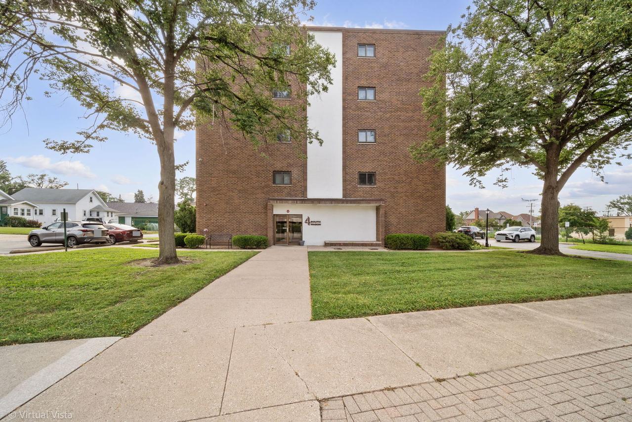 4 S Mason St. #403, Bensenville, IL 60106