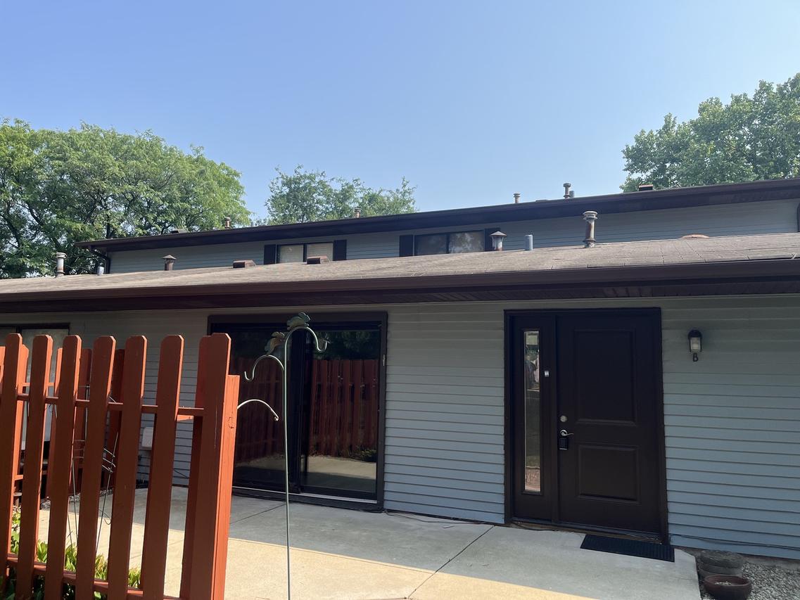 1590 Avati Ln. #B, Aurora, IL 60505