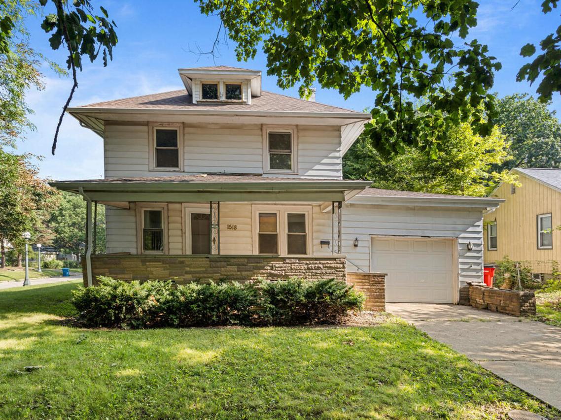 1518 W University Ave., Champaign, IL 61821