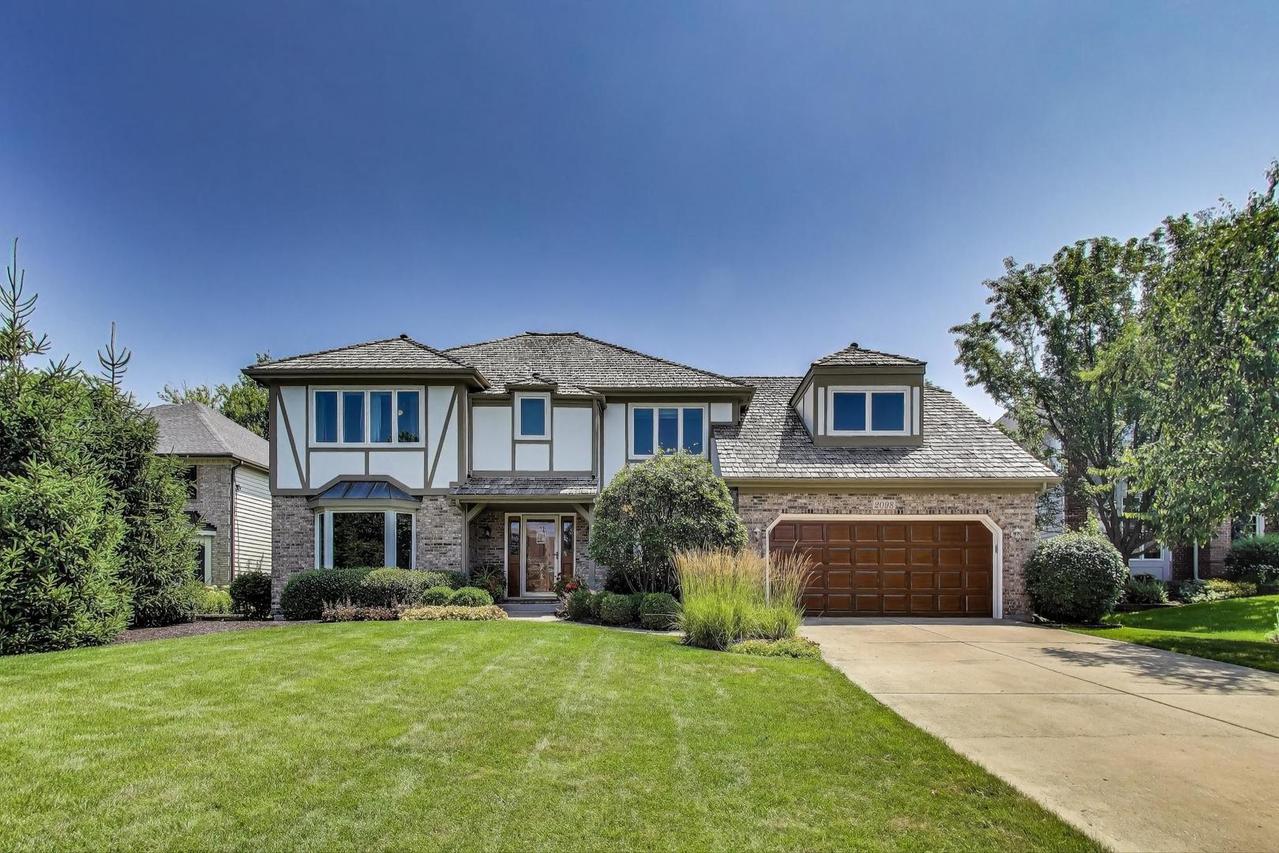 2098 Fall Brook Dr., Naperville, IL 60565