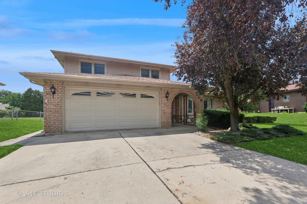 406 Freehauf St., Lemont, IL 60439