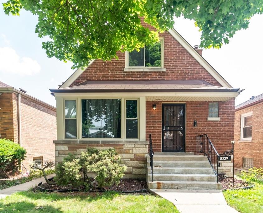 8237 S Talman Ave., Chicago, IL 60652