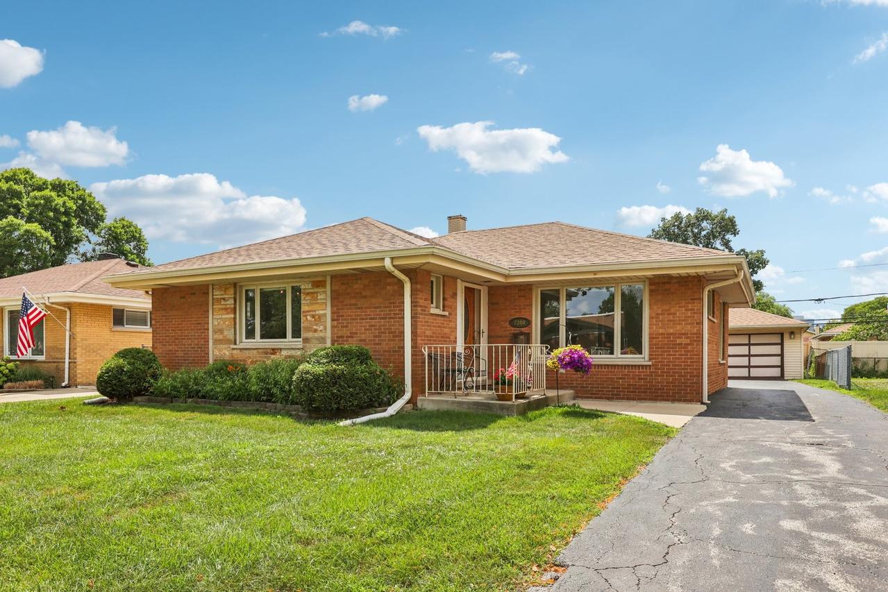 2300 Boeger Ave., Westchester, IL 60154