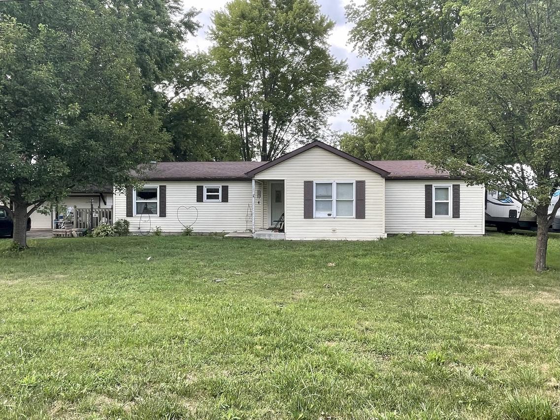 209 E North St., Gardner, IL 60424