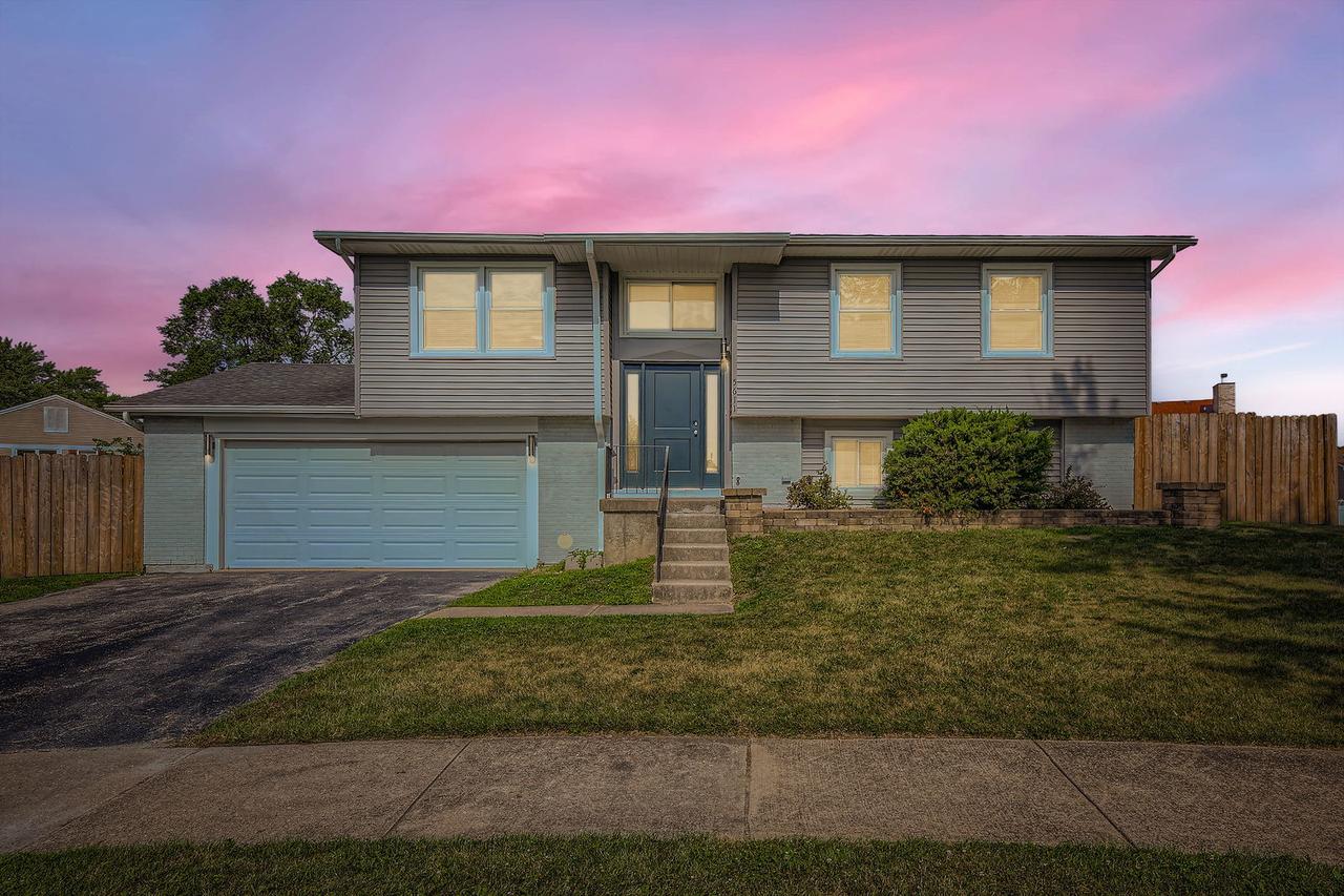 5611 Allemong Dr., Matteson, IL 60443
