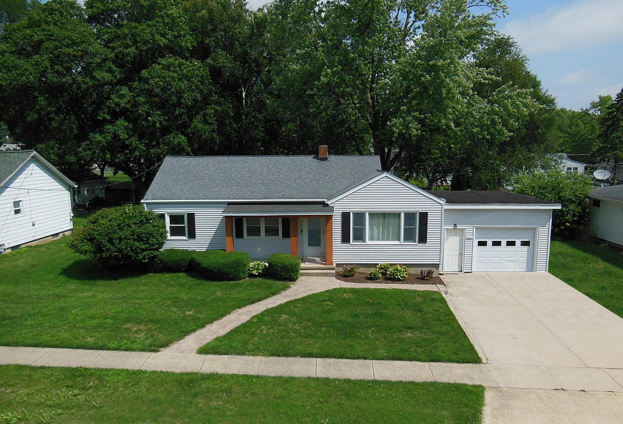 385 E Lincoln St., Sycamore, IL 60178