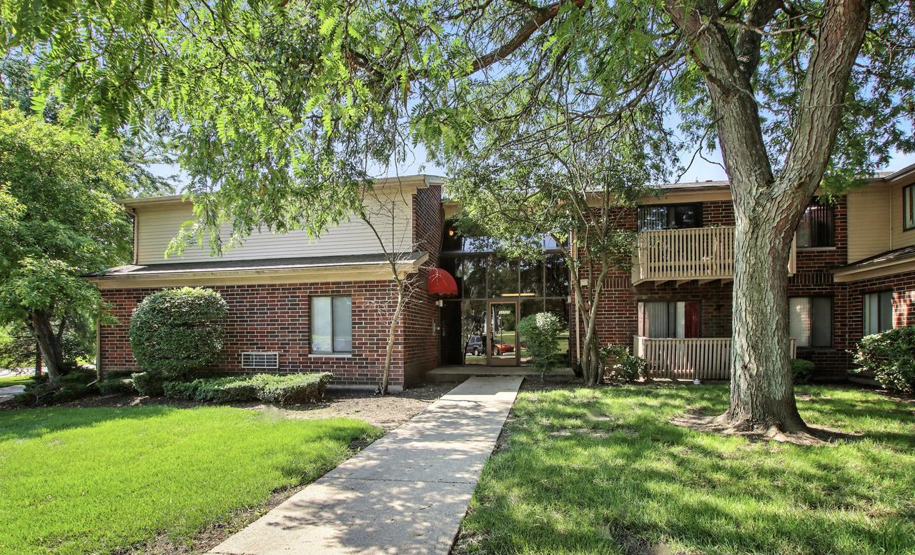 33720 N Royal Oak Ln. #206, Grayslake, IL 60030
