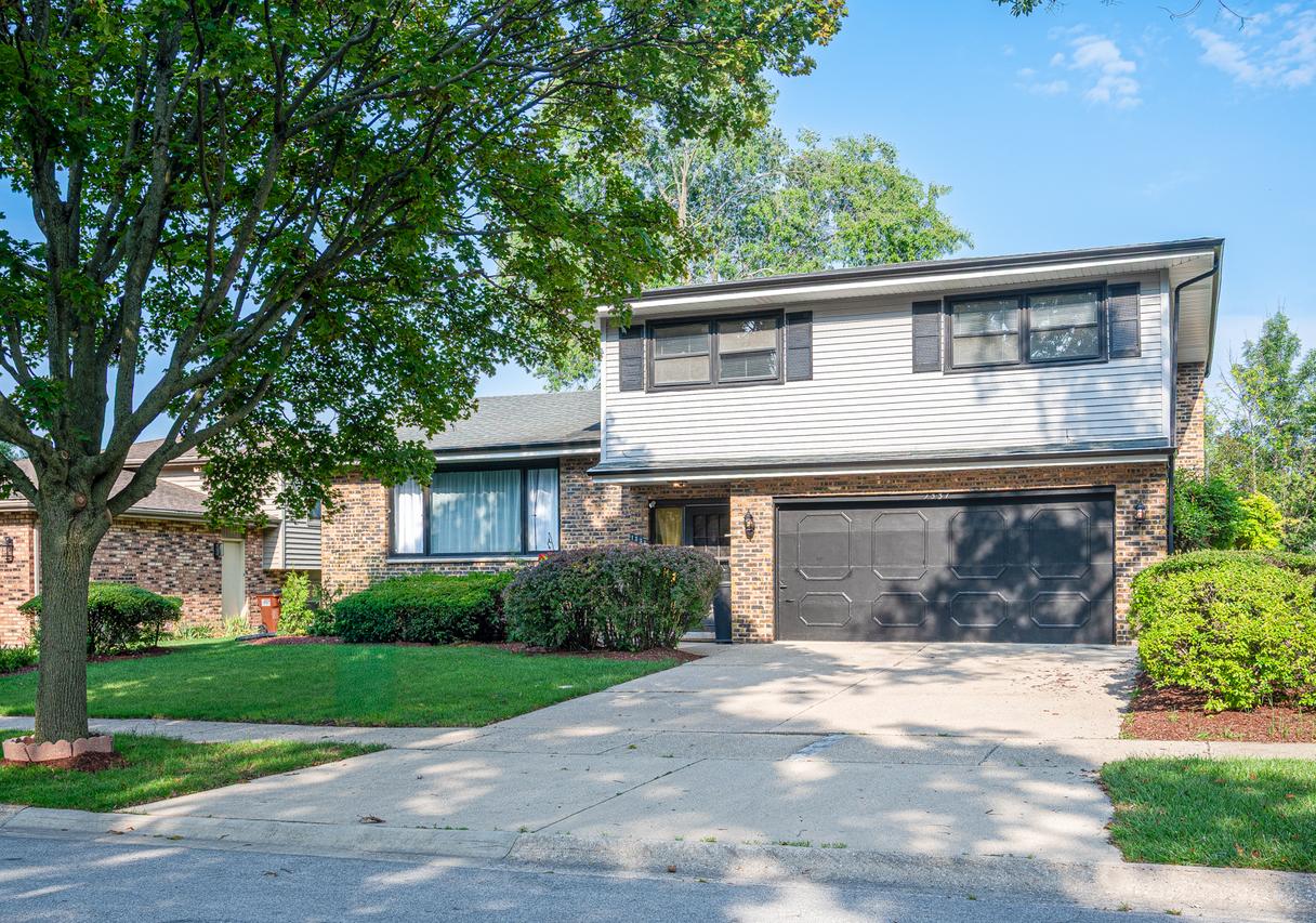 1331 Heather Rd., Homewood, IL 60430