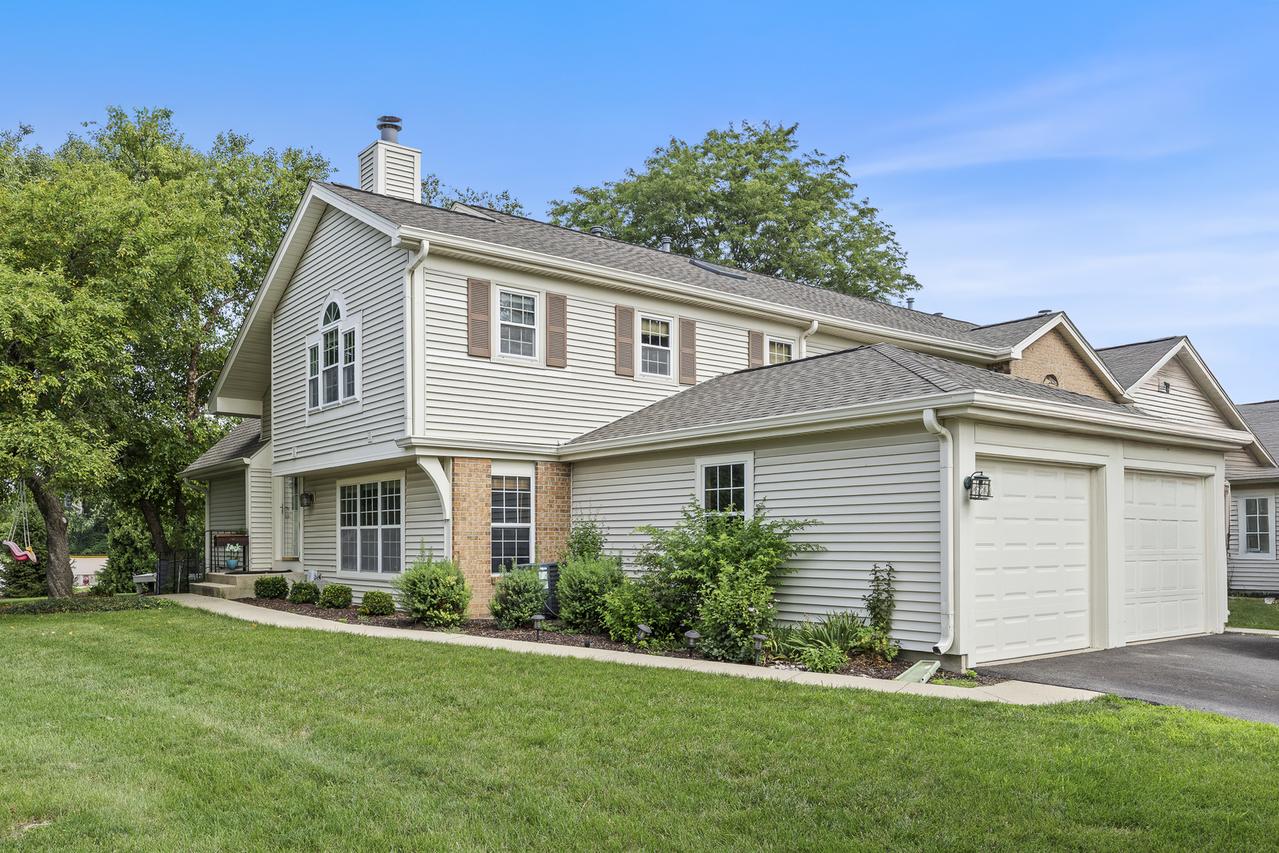 27W414 Melrose Ln., Winfield, IL 60190