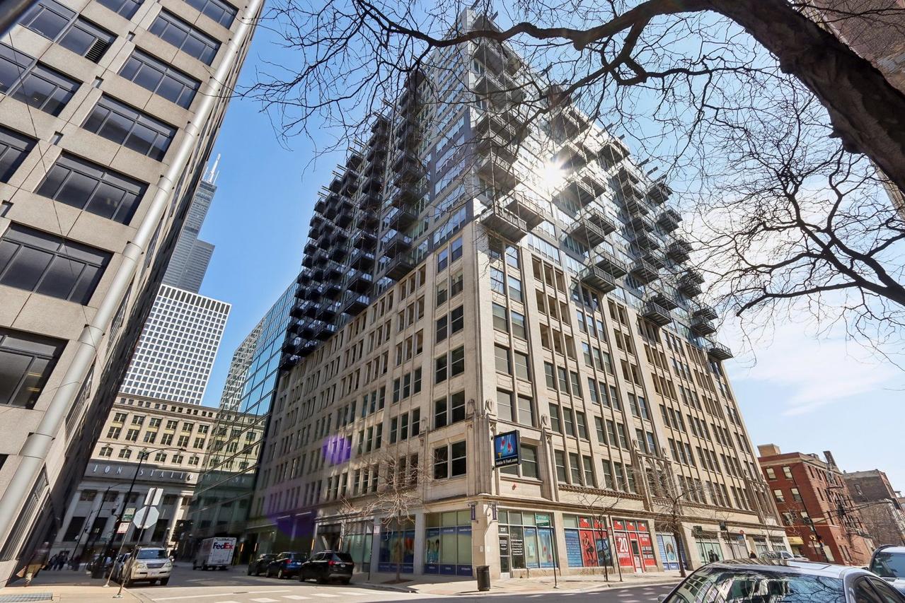 565 W Quincy St. #1606, Chicago, IL 60661