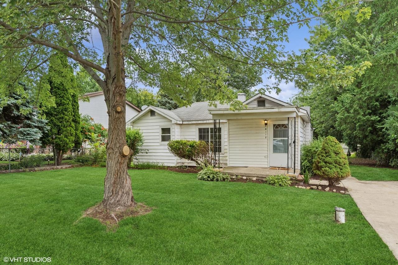6112 Hillcrest Rd., Cary, IL 60013