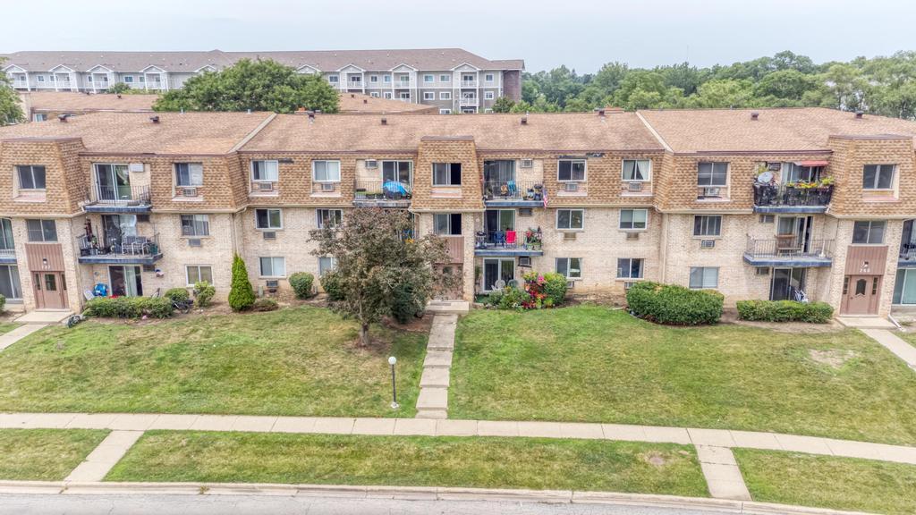 256 Shorewood Dr. #2C, Glendale Heights, IL 60139