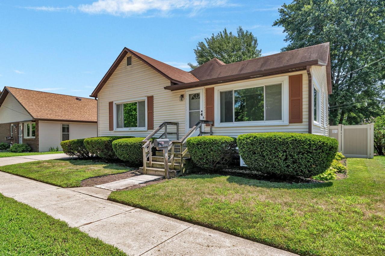375 W Division St., Coal City, IL 60416