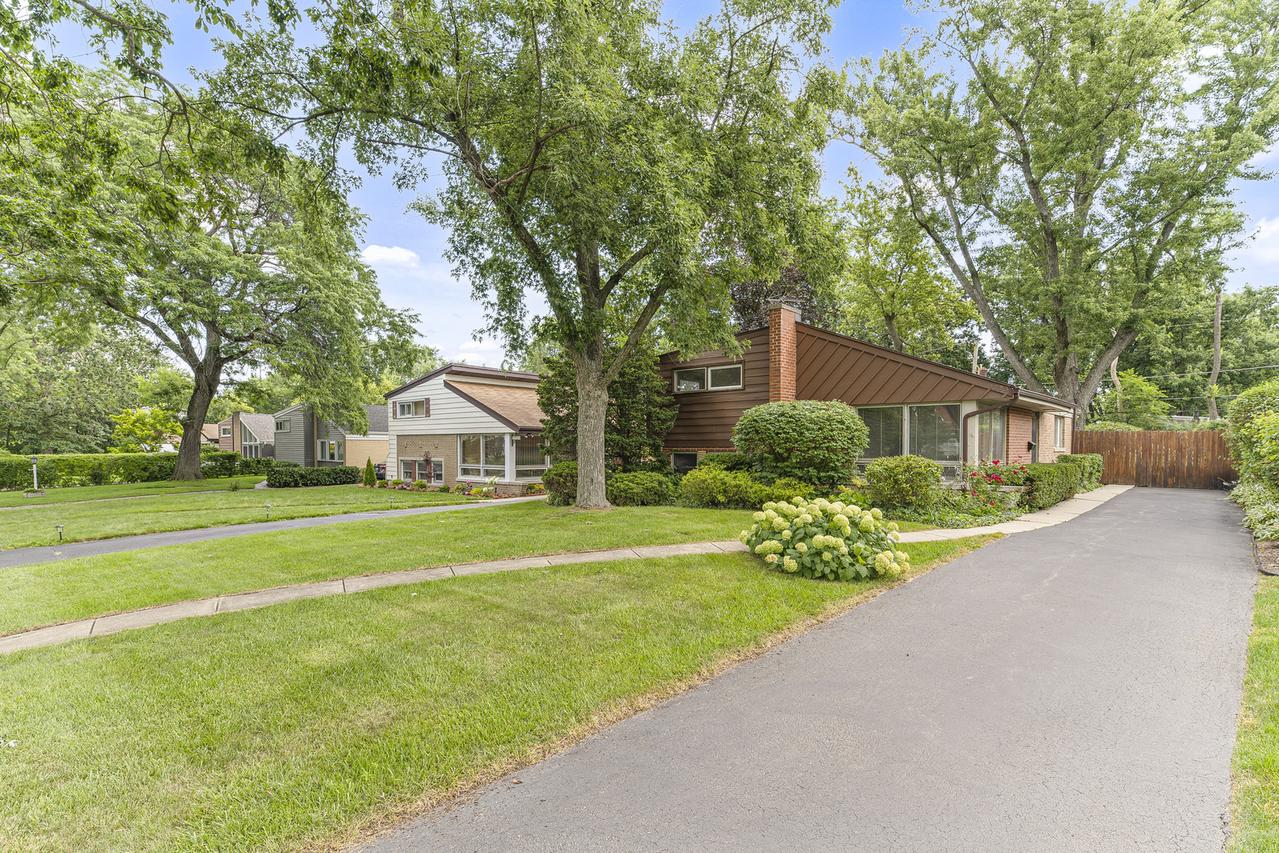 1223 Cavell Ave., Highland Park, IL 60035