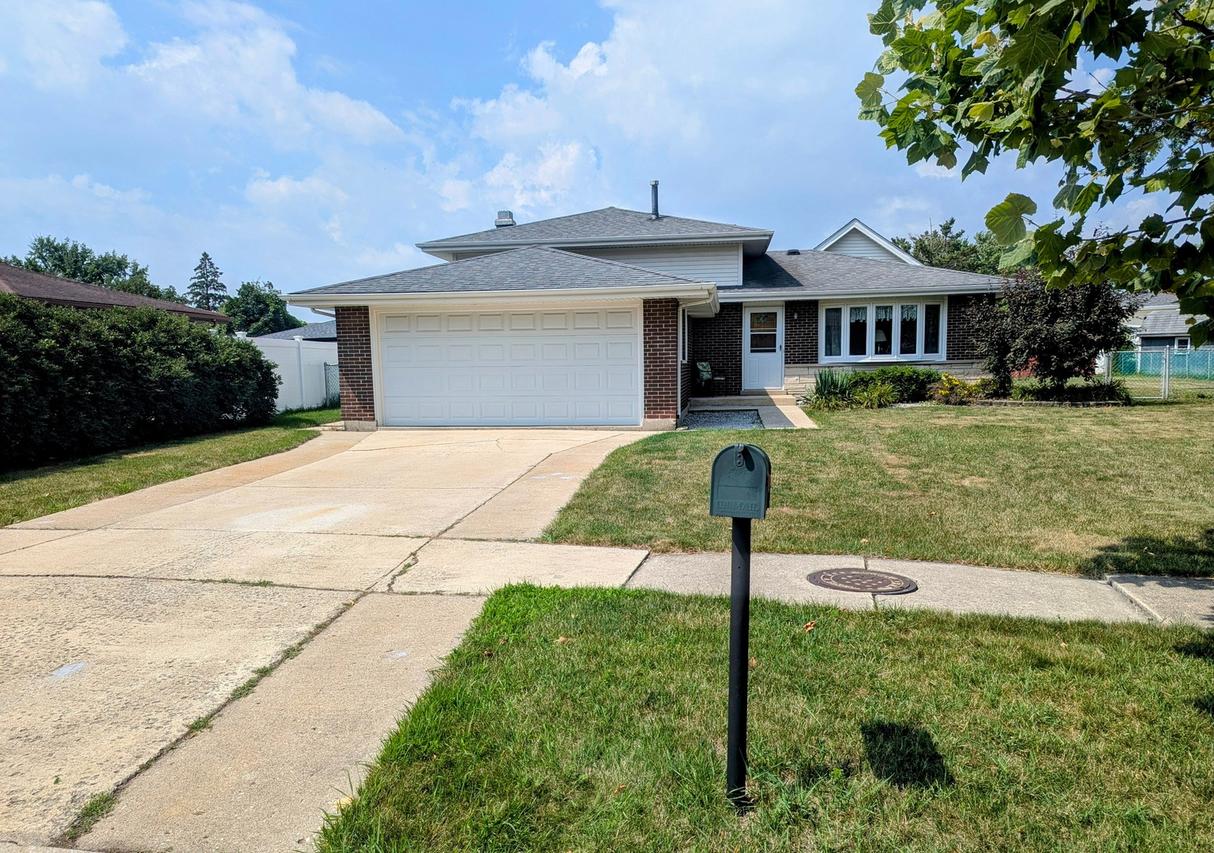 17942 66th Ave., Tinley Park, IL 60477