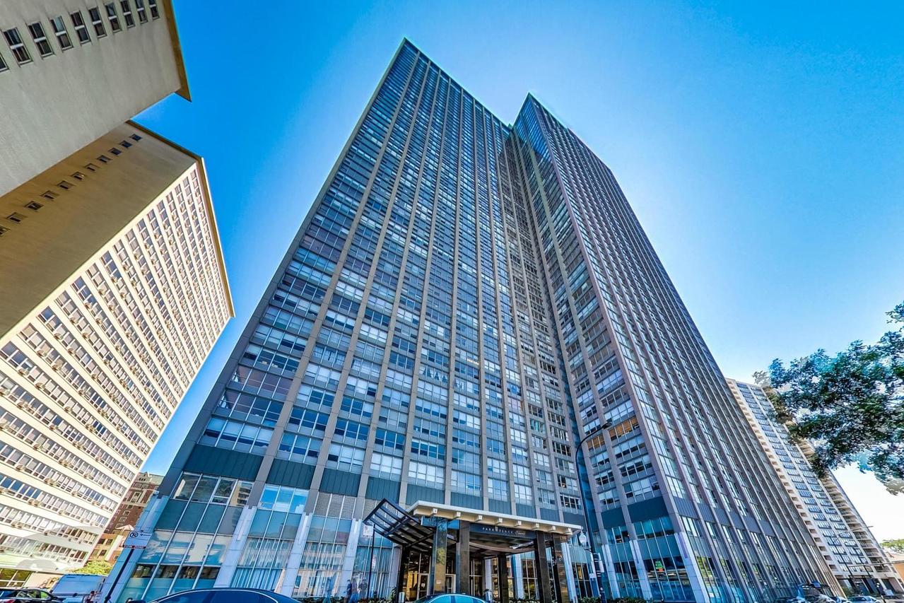 655 W Irving Park Rd. #4212, Chicago, IL 60613