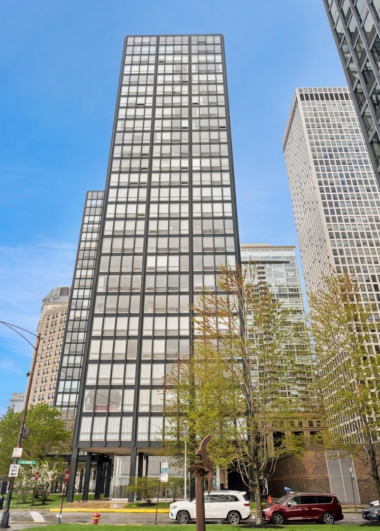 880 N Lake Shore Dr. #6G, Chicago, IL 60611