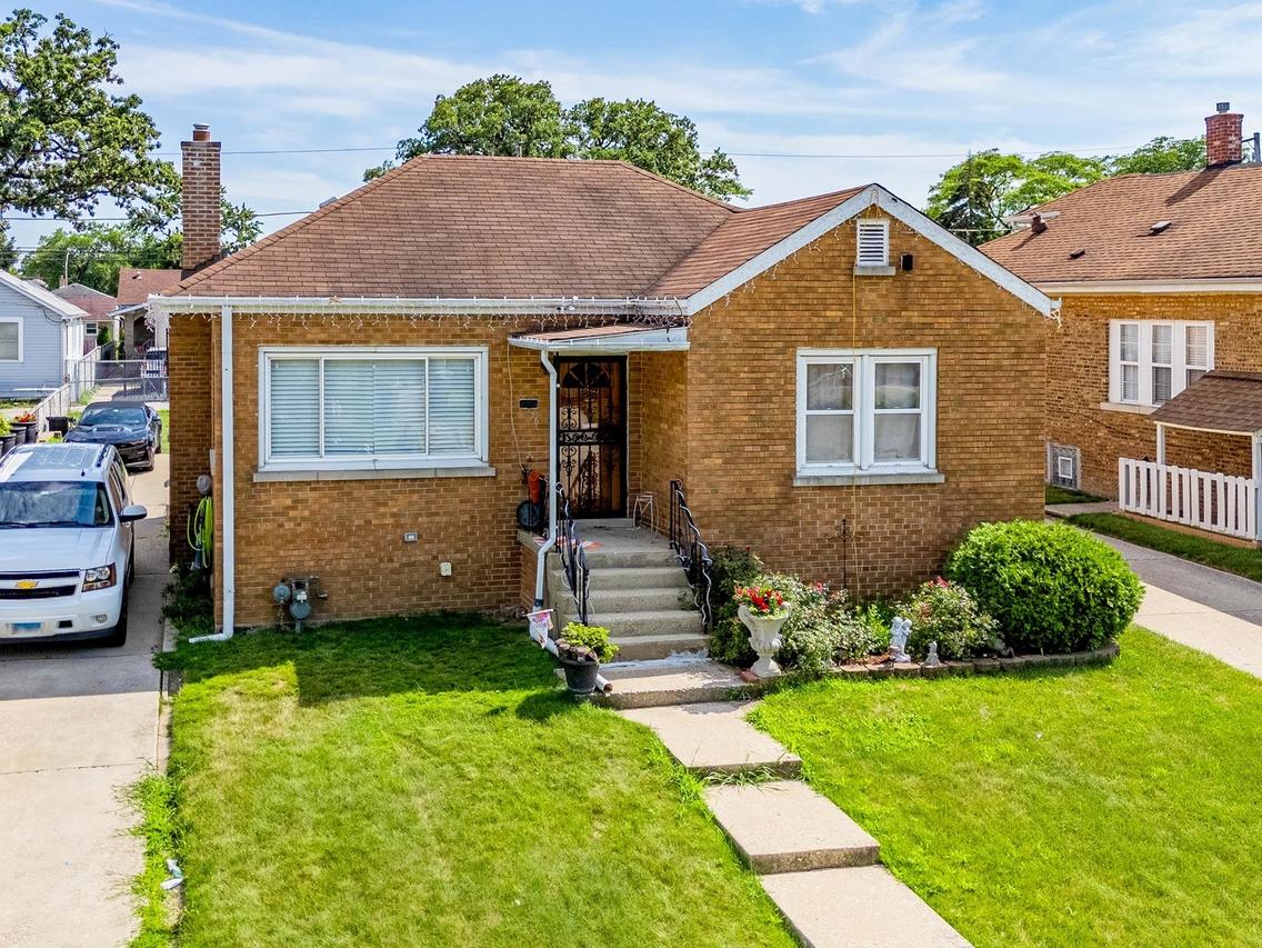 76 W 24th St., Chicago Heights, IL 60411
