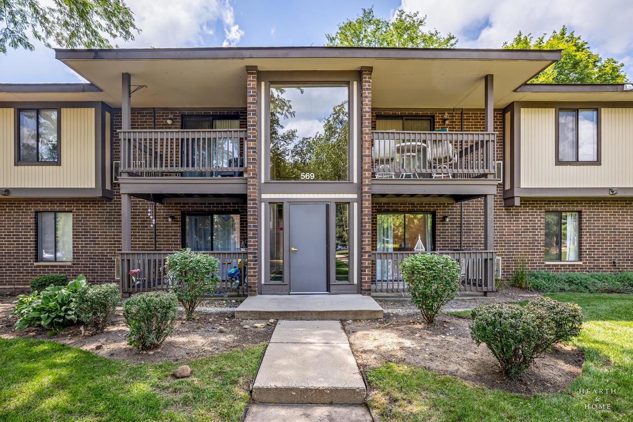 569 Somerset Ln. #2, Crystal Lake, IL 60014