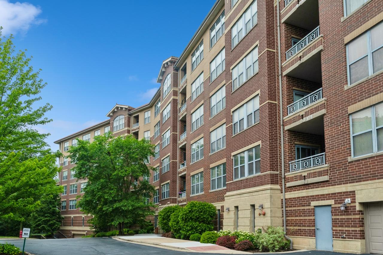 9360 Skokie Blvd. #414, Skokie, IL 60077