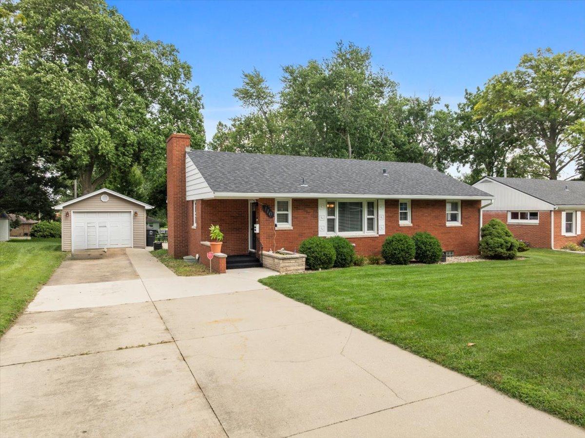 110 Eastview Dr., Normal, IL 61761