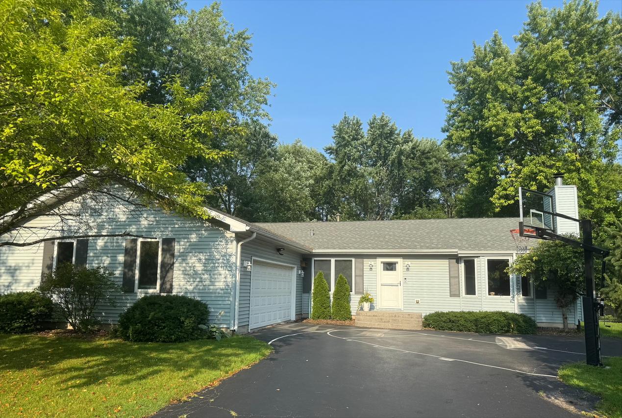 [Address Hidden by Seller], Lake Bluff, IL 60044