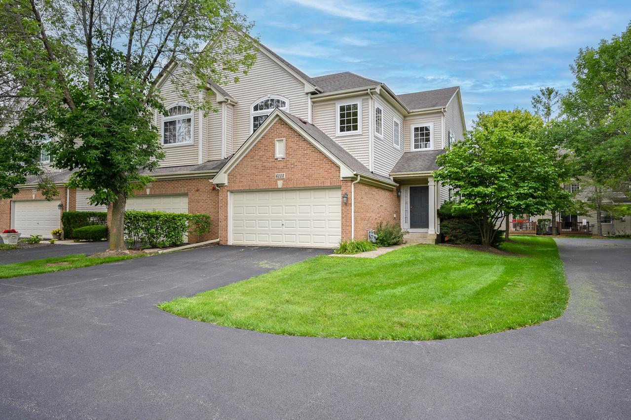 6113 Halloran Ln., Hoffman Estates, IL 60192