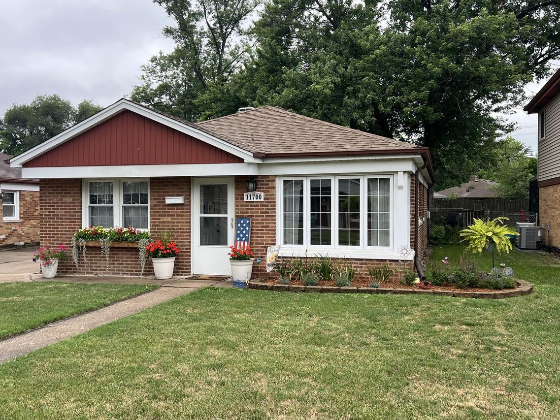 11700 Meadow Lane Dr., Merrionette Park, IL 60803