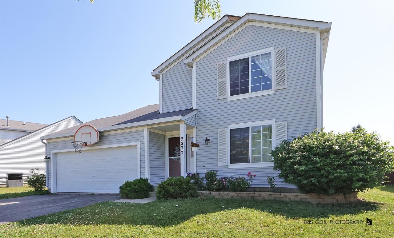 2227 N Quaker Hollow Ln., Round Lake Beach, IL 60073