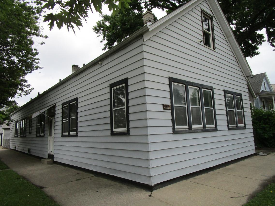 5028 W 32nd St., Cicero, IL 60804