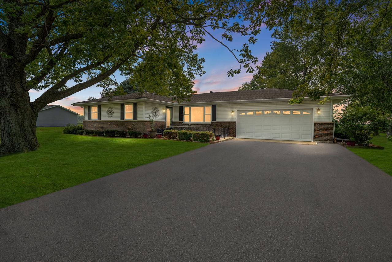 415 Betty St., Verona, IL 60479