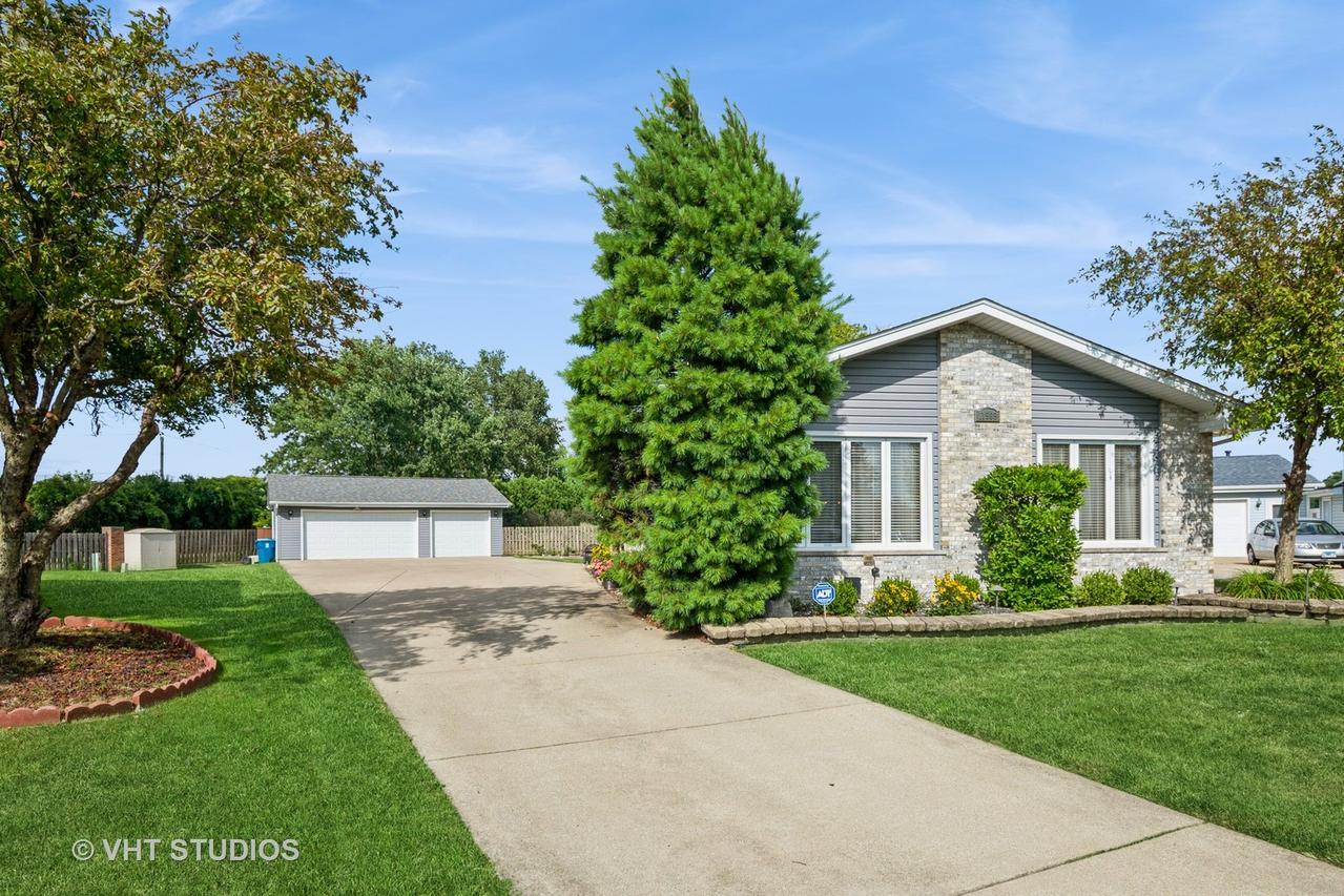 11909 S Lockwood Ave., Alsip, IL 60803