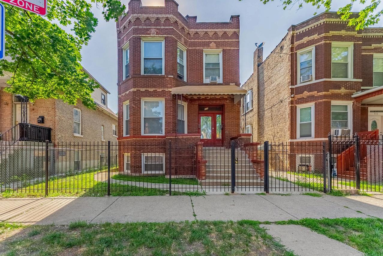 906 N Springfield Ave., Chicago, IL 60651