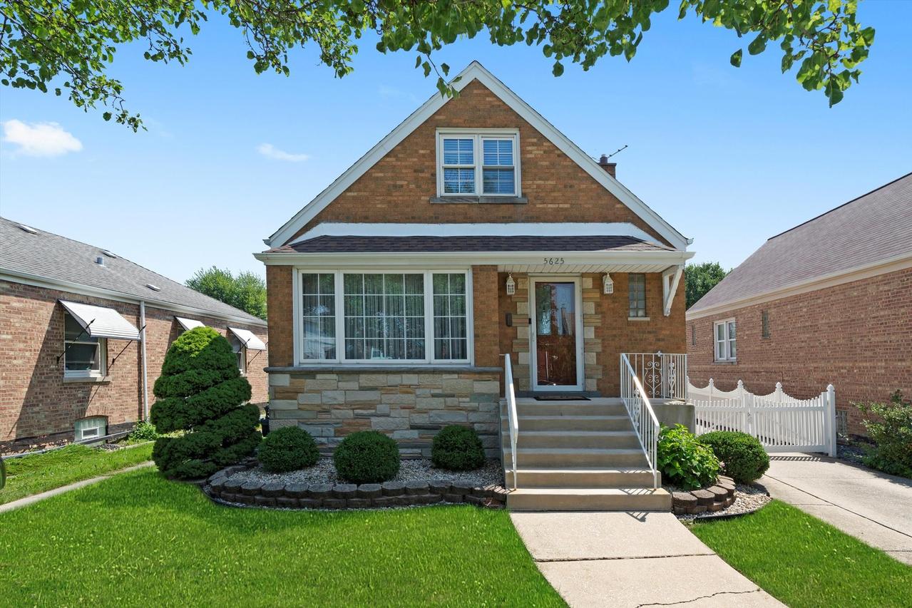 5625 S Nordica Ave., Chicago, IL 60638