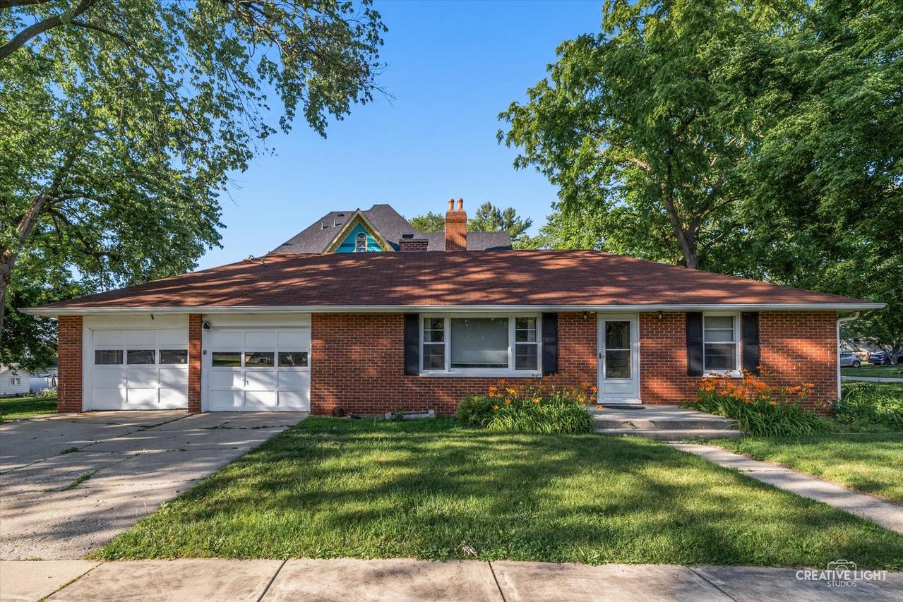 26 E Tyler St., Oswego, IL 60543