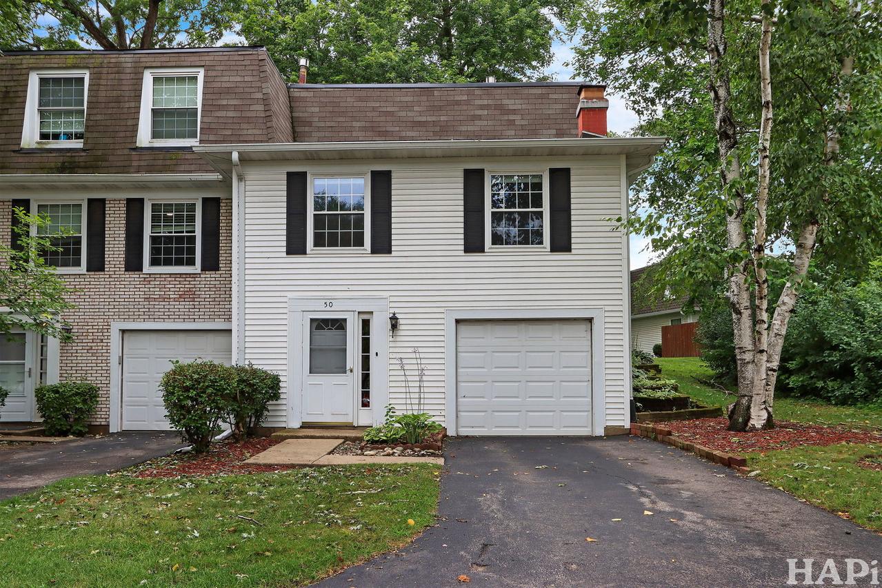 50 Bright Oaks Cir., Cary, IL 60013