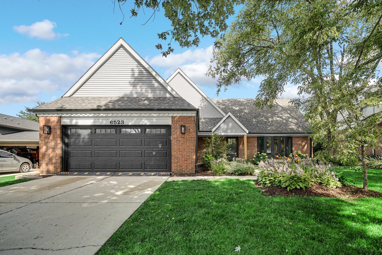 6523 Deerpath Ct., Lisle, IL 60532