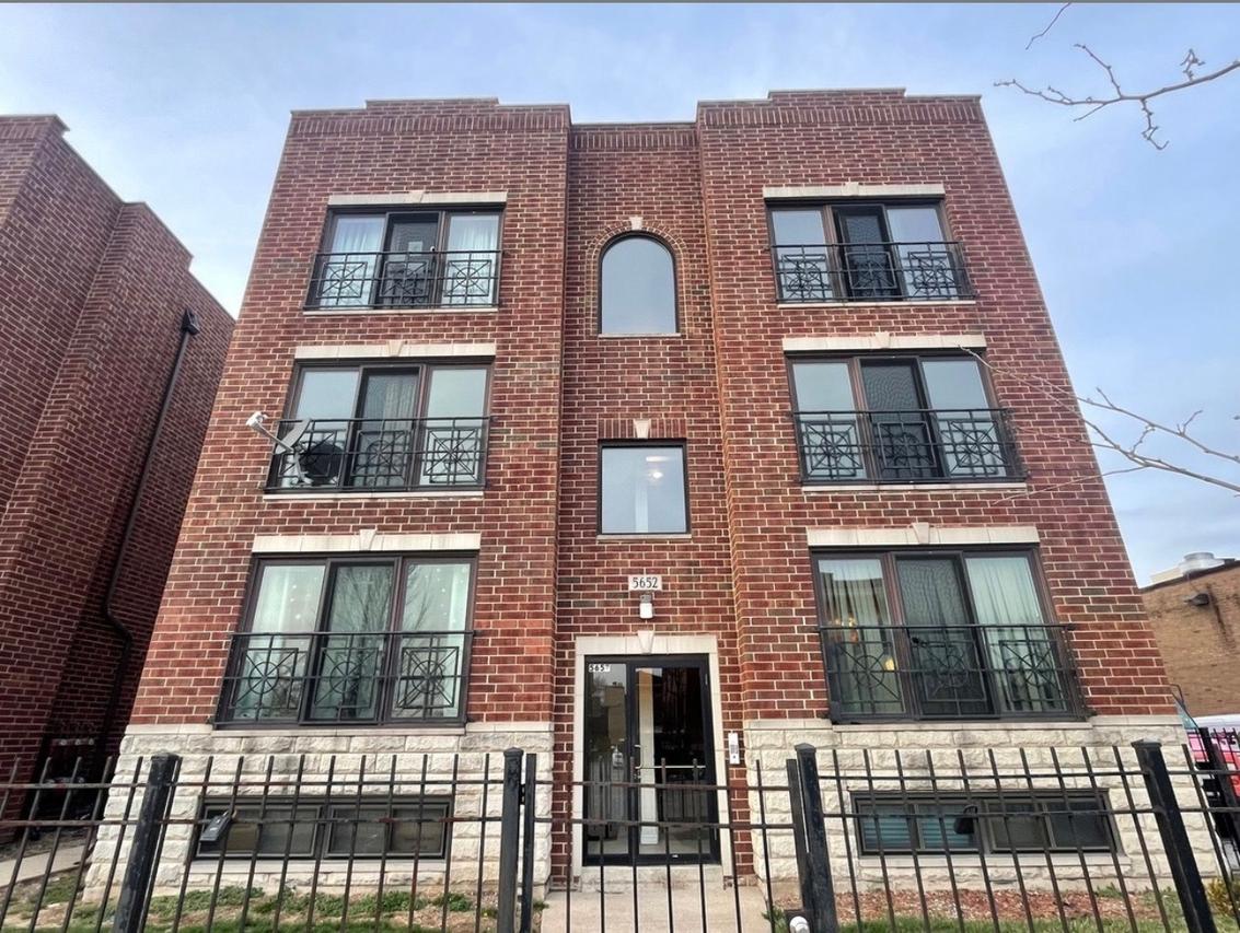 5652 W 63rd St. #2W, Chicago, IL 60638