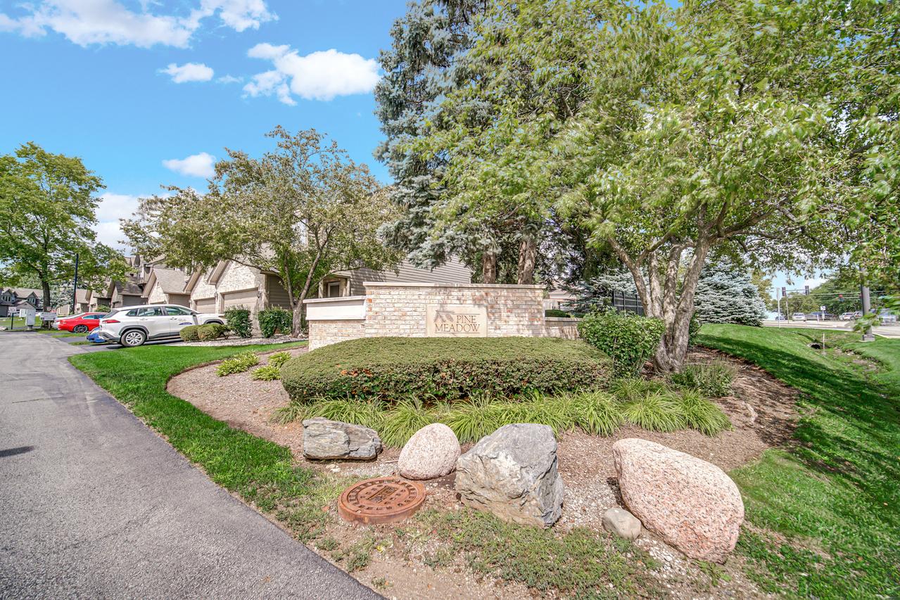 962 Ascot Dr., Elgin, IL 60123