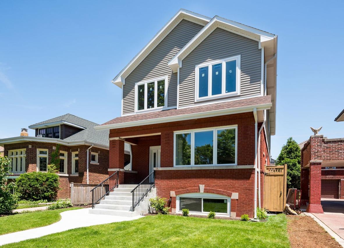 4141 N Dickinson Ave., Chicago, IL 60641