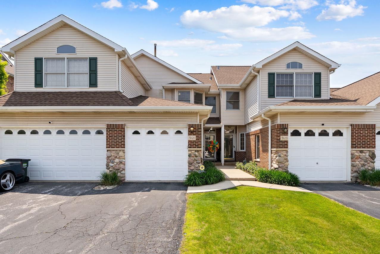 5121 Deblin Ln., Oak Lawn, IL 60453
