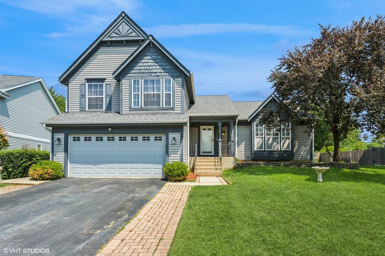 272 Village Ln., Bartlett, IL 60103