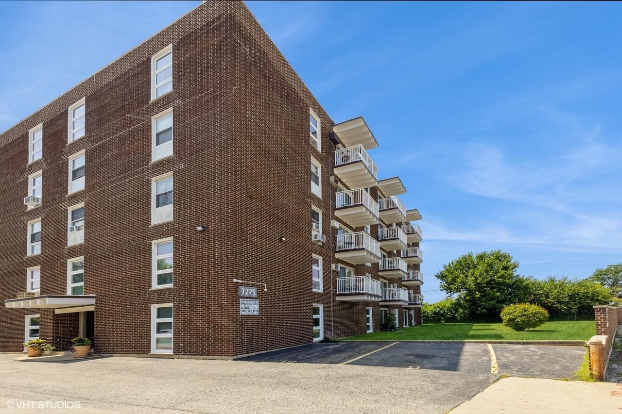 7225 W Higgins Ave. #101, Chicago, IL 60656