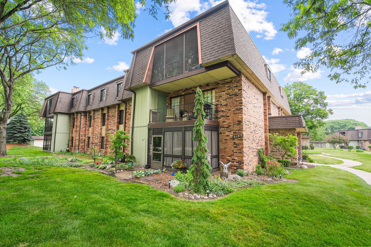 9197 North Rd. #C, Palos Hills, IL 60465